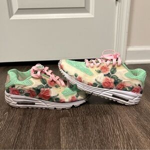 Nike Air Max Floral Women’s Shoes with Pink and Green Accents Size 8.5